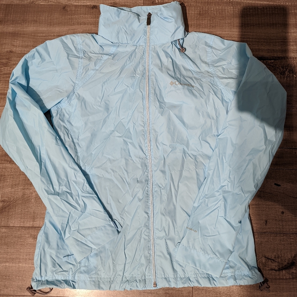 Columbia omni-shield raincoat